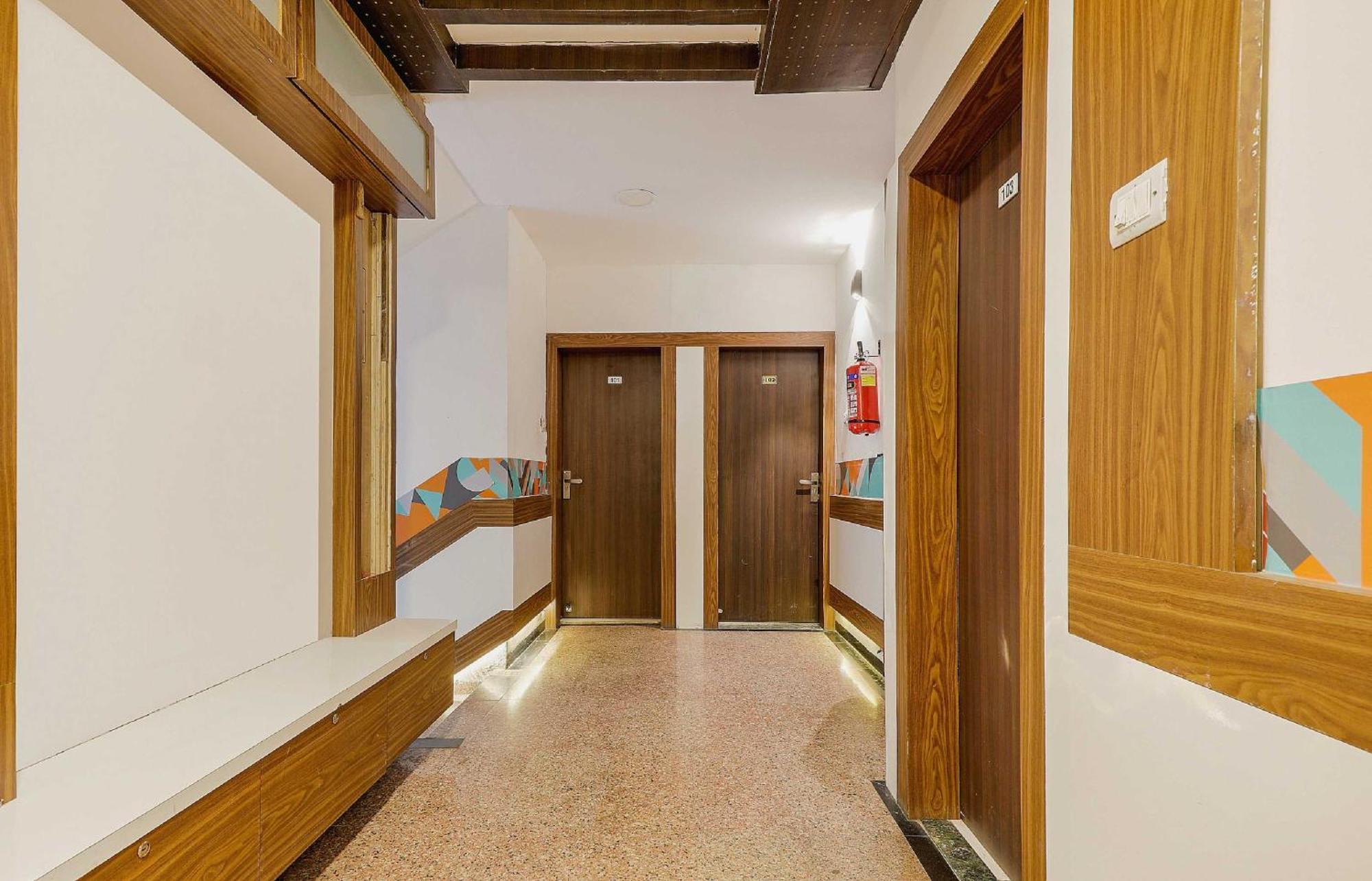 Collection O 3761 Hotel Shree Datta Indore Exterior foto