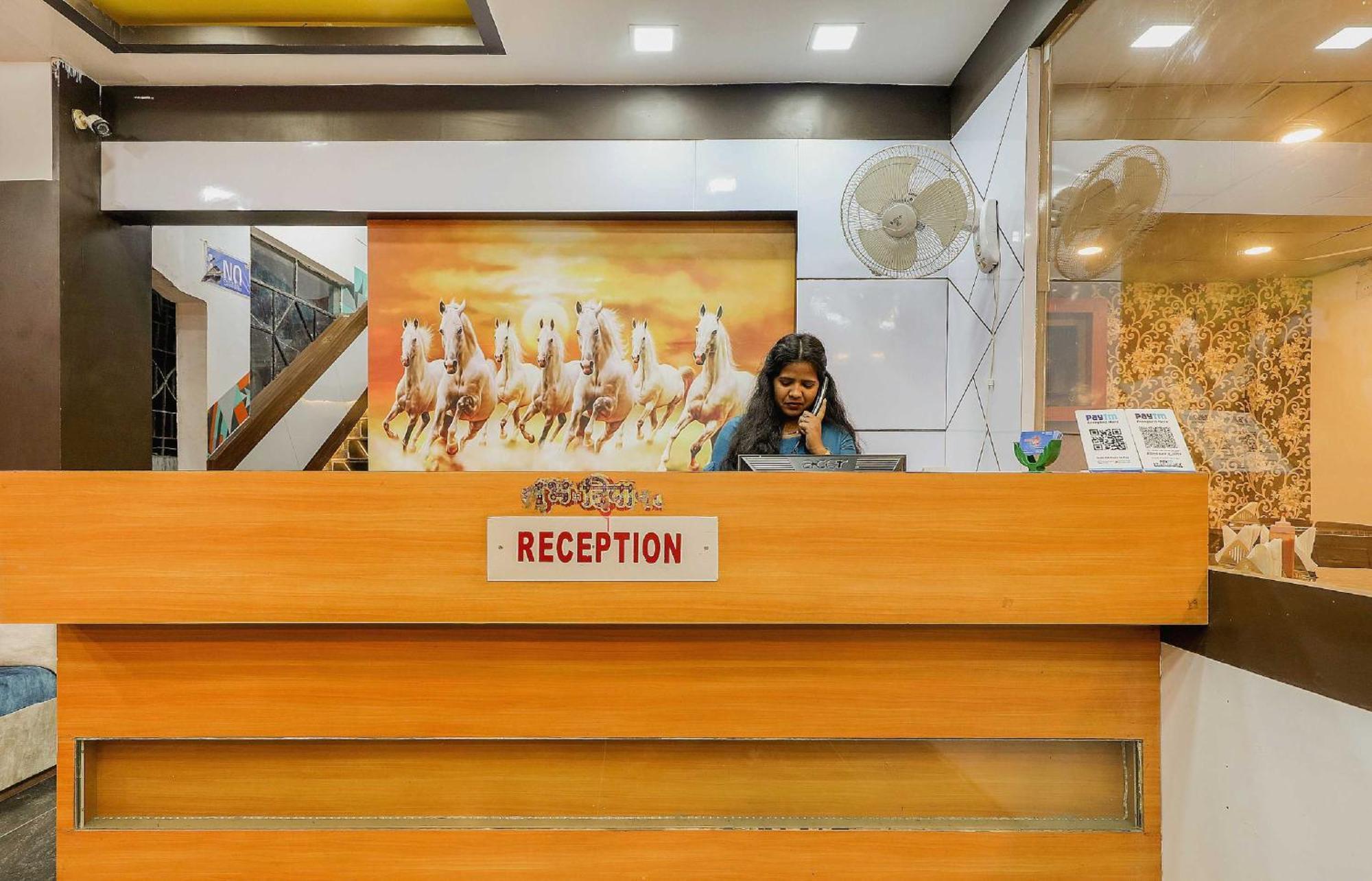 Collection O 3761 Hotel Shree Datta Indore Exterior foto