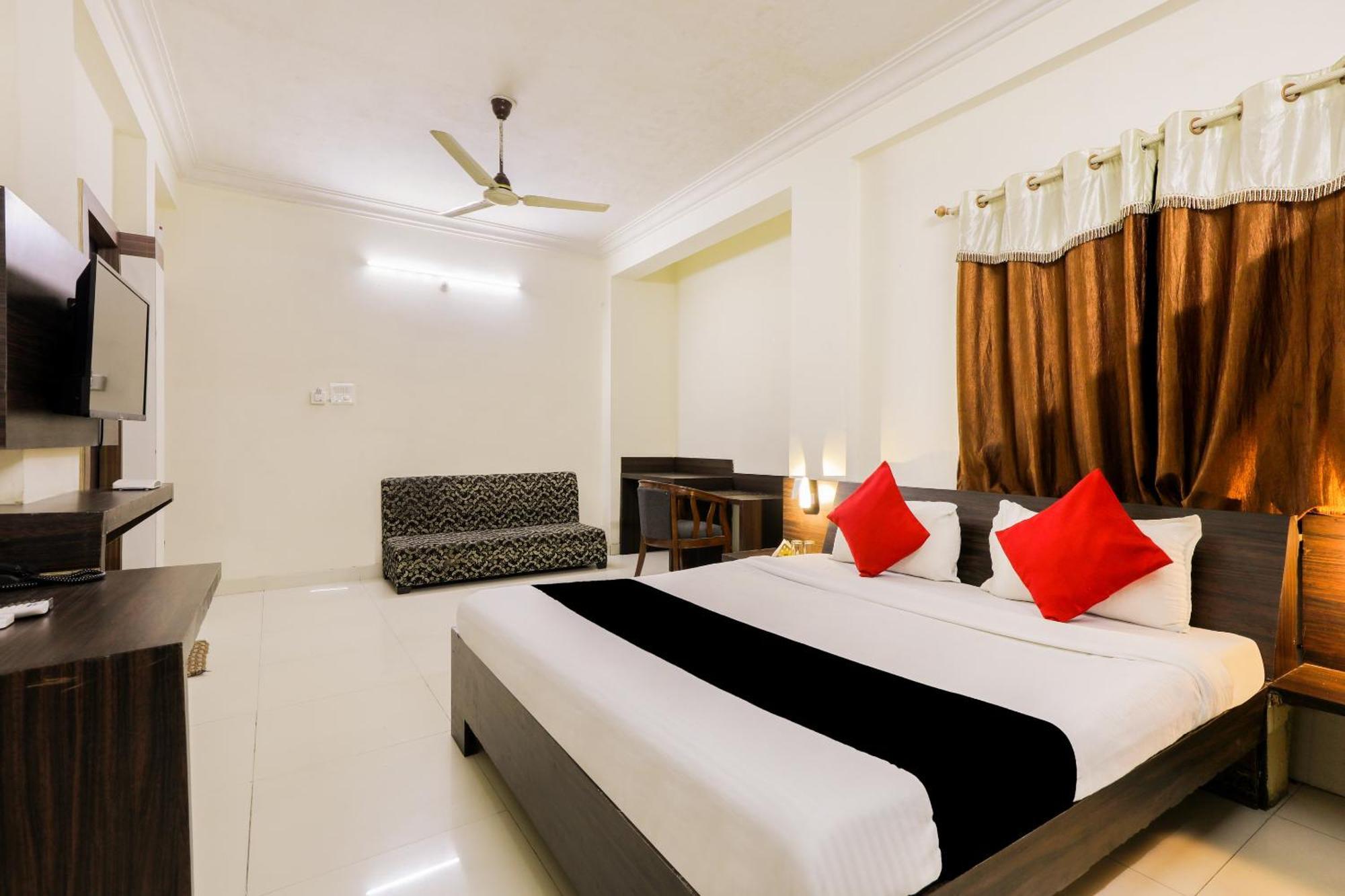 Collection O 3761 Hotel Shree Datta Indore Exterior foto