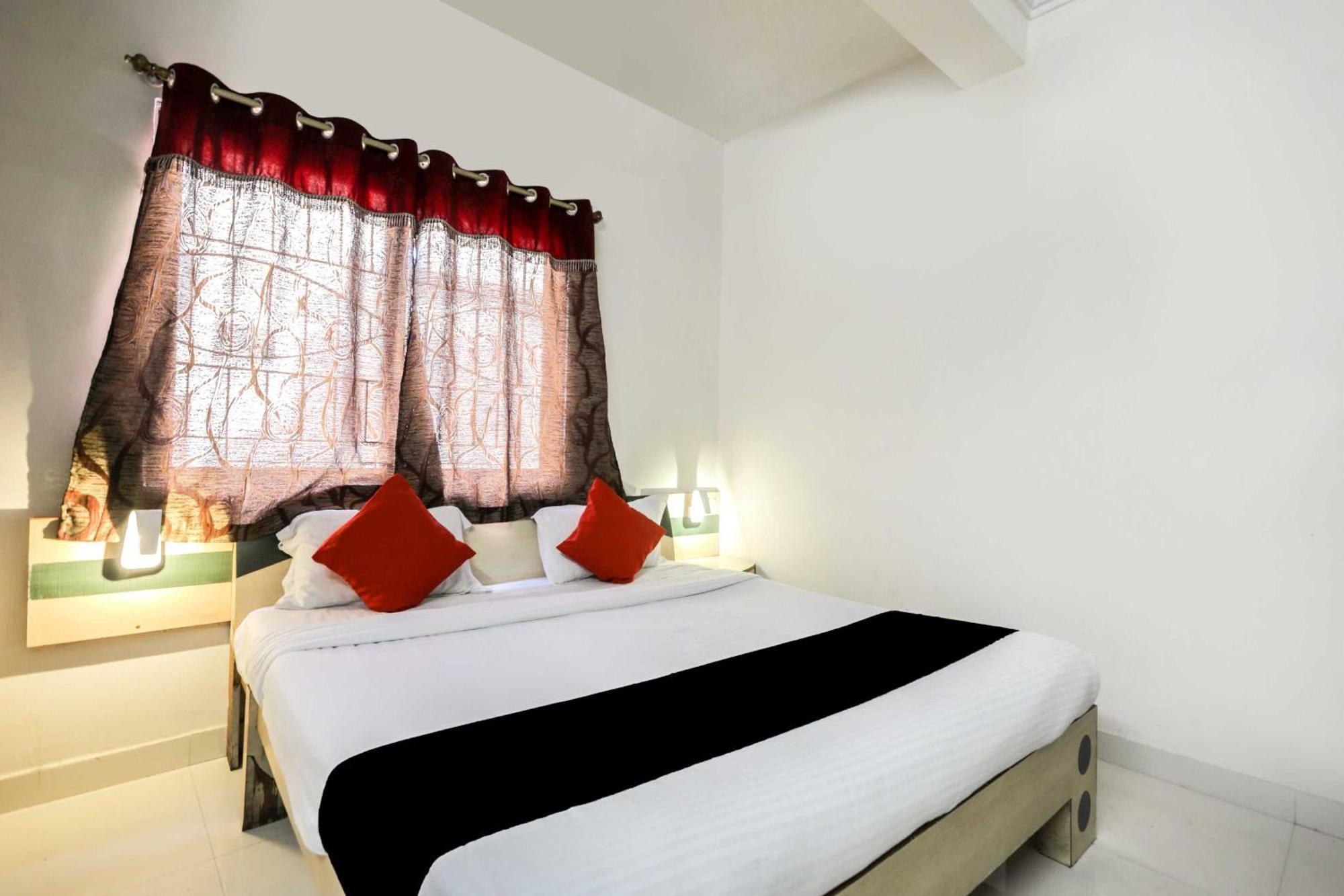 Collection O 3761 Hotel Shree Datta Indore Exterior foto